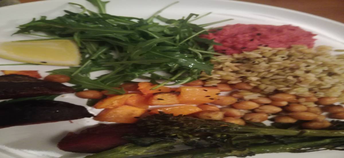 Beetroot Hummus, Roasted Chickpeas and Vegetables